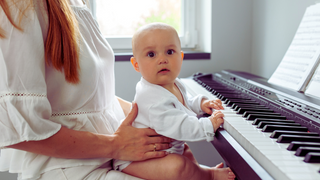 baby am klavier