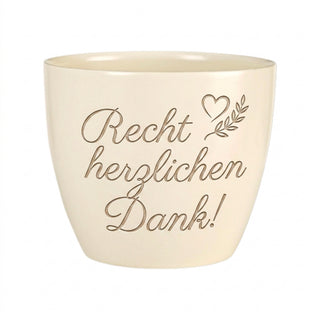 Personalisierter Blumentopf mit Gravur — Dankeschön Geschenk Notarin — Detailansicht der Lasergravur
