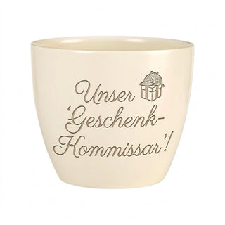 Personalisierter Blumentopf mit Gravur — Danke Geschenk-Kommissar Team — Detailansicht der Lasergravur