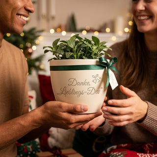 Personalisierter Blumentopf mit Gravur — Danke Geschenk für Softwareentwickler — als persoenliche Geschenk-Uebergabe