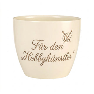 Personalisierter Blumentopf mit Gravur — Geschenk für Hobbykünstler — Detailansicht der Lasergravur
