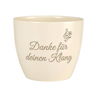 Personalisierter Blumentopf mit Gravur — Danke Geschenk für Harfenistin — Detailansicht der Lasergravur