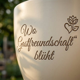 Personalisierter Blumentopf — Geschenk Gastronomin Eröffnung Jubiläum — Detailaufnahme