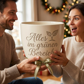 Personalisierter Blumentopf mit Gravur — Geschenk für Systemadministratoren — als persoenliche Geschenk-Uebergabe