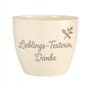 Personalisierter Blumentopf „Lieblings-Texterin, Danke“ — Geschenk Texterin Dank — Detailansicht der Lasergravur