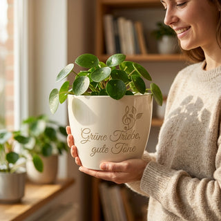 Einzigartiger Blumentopf mit Gravur für Musiker – Geschenk für Hobbymusiker — im Wohnambiente