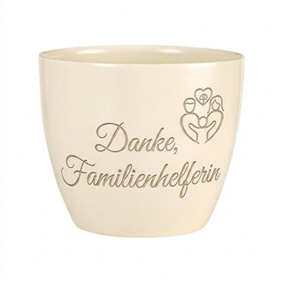 Personalisierter Blumentopf mit Gravur — Danke Geschenk Familienhelferin — Detailansicht der Lasergravur