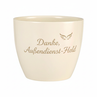 Personalisierter Blumentopf mit Gravur — Geschenk für Außendienst — Detailansicht der Lasergravur