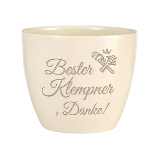 Personalisierter Blumentopf mit Gravur — Geschenk Klempner Danke — Detailansicht der Lasergravur