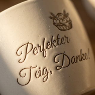 Personalisierter Blumentopf mit Gravur — Geschenk Pizzabäcker Dankeschön — Detailaufnahme