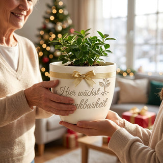 Personalisierter Blumentopf mit Gravur — Dankeschön für Notarfachangestellte — als persoenliche Geschenk-Uebergabe