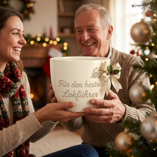 Personalisierter Blumentopf mit Gravur — Geschenk für Modelleisenbahner — als persoenliche Geschenk-Uebergabe