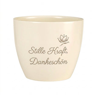 Personalisierter Blumentopf mit Gravur — Dankeschön Geschenk für Bestatterin — Detailansicht der Lasergravur
