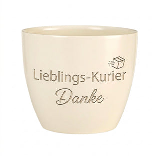 Personalisierter Blumentopf mit Gravur — Geschenk Kurierfahrer Danke — Detailansicht der Lasergravur