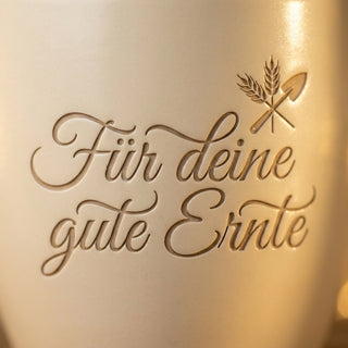 Personalisierter Blumentopf mit Gravur — Geschenk Obstbauer Ernte — Detailaufnahme