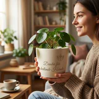 Personalisierter Blumentopf mit Gravur — Danke Geschenk Sportmasseur — im Wohnambiente