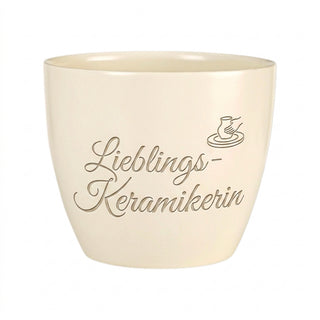 Personalisierter Blumentopf mit Gravur 'Lieblings-Keramikerin' — Geschenk für Keramikerinnen — Detailansicht der Lasergravur