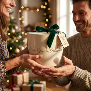Blumentopf mit Gravur — Geschenk Rechtsanwaltsfachangestellte — als persoenliche Geschenk-Uebergabe