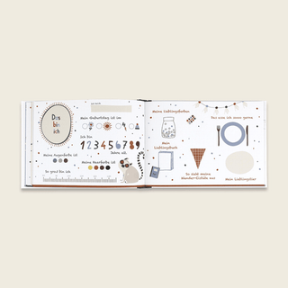 Freundebuch "Alle meine Freunde" von Ava&Yves geöffnet, zeigt Seiten zum Ausfüllen mit Kategorien wie Geburtstag, Liebling...