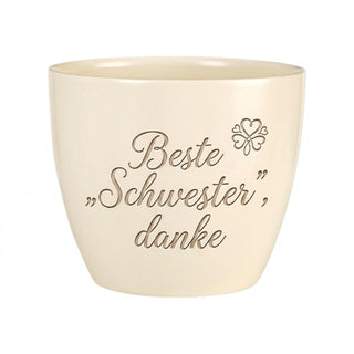 Personalisierter Blumentopf mit Gravur — Geschenk für die Schwester — Detailansicht der Lasergravur