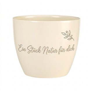 Personalisierter Blumentopf mit Gravur — Geschenk Naturfreund Pflanzenliebhaber — Detailansicht der Lasergravur