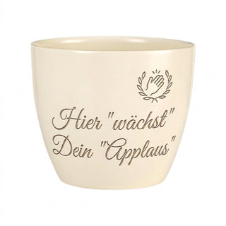 Personalisierter Blumentopf 'Hier wächst Dein Applaus' — Geschenk Sängerin — Detailansicht der Lasergravur