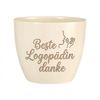 Personalisierter Blumentopf mit Gravur — Geschenk für Logopädin als Dankeschön — Detailansicht der Lasergravur