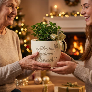 Blumentopf mit Gravur 'Alles im grünen Bereich!' — Geschenk Ordnungsberaterin — als persoenliche Geschenk-Uebergabe