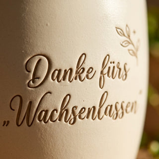 Personalisierter Blumentopf mit Gravur — Danke Geschenk für Mentor — Detailaufnahme
