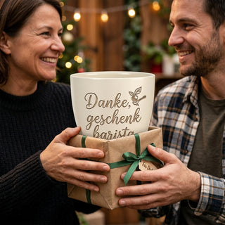 Personalisierter Blumentopf mit Gravur — Danke Geschenk für Barista — als persoenliche Geschenk-Uebergabe