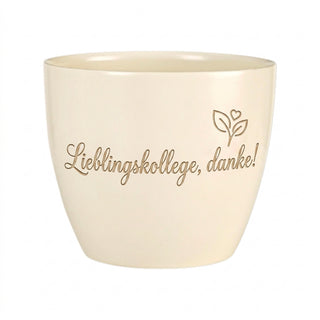 Personalisierter Blumentopf mit Gravur — Geschenk Lieblingskollege Danke — Detailansicht der Lasergravur