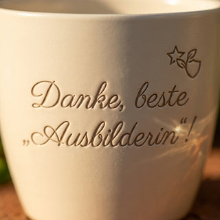 Personalisierter Blumentopf mit Gravur — Danke Geschenk für Ausbilderin — nahaufnahme