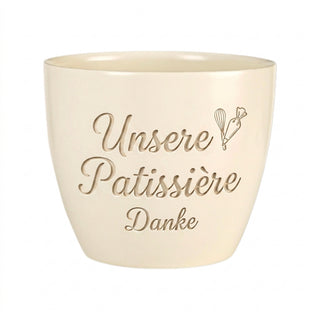 Personalisierter Blumentopf mit Gravur — Geschenk für Patissière — Detailansicht der Lasergravur