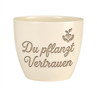 Personalisierter Blumentopf mit Gravur — Geschenk Familientherapeutin — Detailansicht der Lasergravur