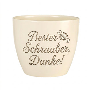Personalisierter Blumentopf — Geschenk Kfz Mechatroniker Abschied — Detailansicht der Lasergravur