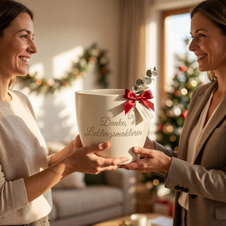 Personalisierter Blumentopf mit Gravur 'Danke, Lieblingsmaklerin' — Geschenk Immobili... — als persoenliche Geschenk-Uebergabe