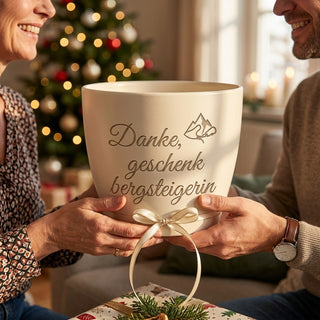 Personalisierter Blumentopf mit Gravur — Danke Geschenk für Bergsteigerinnen — als persoenliche Geschenk-Uebergabe
