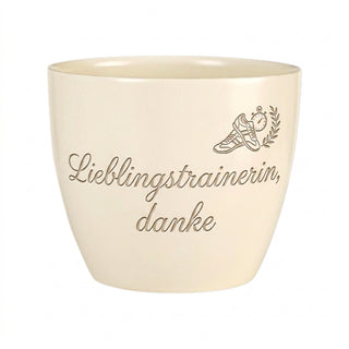 Personalisierter Blumentopf mit Gravur — Geschenk Hundetrainerin Abschied — Detailansicht der Lasergravur