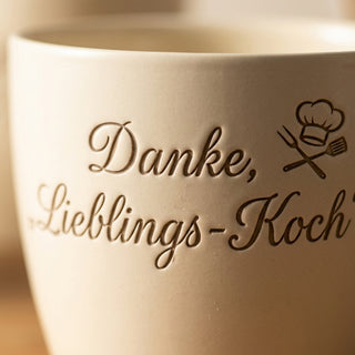 Personalisierter Blumentopf mit Gravur — Geschenk für Catering & Koch — Detailaufnahme