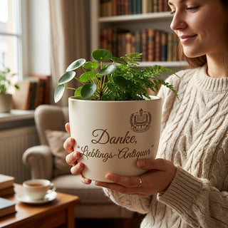 Persönlicher Blumentopf mit Gravur – Das perfekte Geschenk für Antiquar-Liebhaber — lifestyle