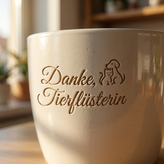 Personalisierter Blumentopf mit Gravur — Danke Geschenk für Tierfreunde — Detailaufnahme