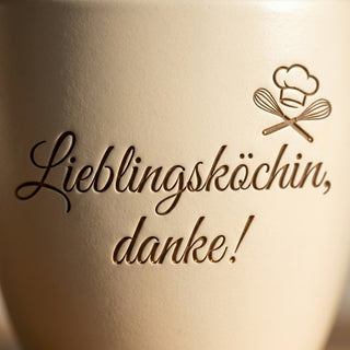 Personalisierter Blumentopf 'Lieblingsköchin, danke!' — Geschenk Köchin — Detailaufnahme
