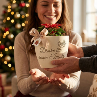 Personalisierter Blumentopf mit Gravur — Geschenk Medizinische Fachangestellte — als persoenliche Geschenk-Uebergabe