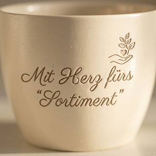 Personalisierter Blumentopf — Geschenk Category Manager Abschied — Detailaufnahme
