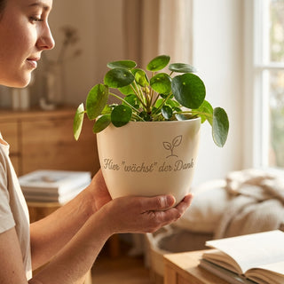 Personalisierter Blumentopf mit Gravur — Dankeschön Geschenk Melker — im Wohnambiente