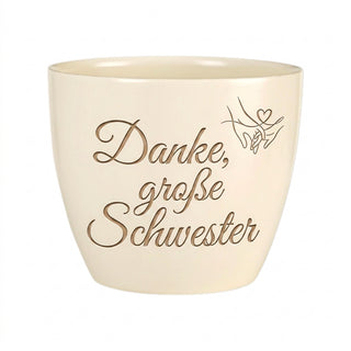 Personalisierter Blumentopf mit Gravur — Geschenk große Schwester zum Danken — Detailansicht der Lasergravur