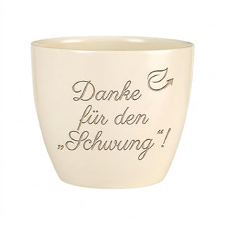 Personalisierter Blumentopf mit Gravur — Geschenk Golflehrer Abschied — Detailansicht der Lasergravur