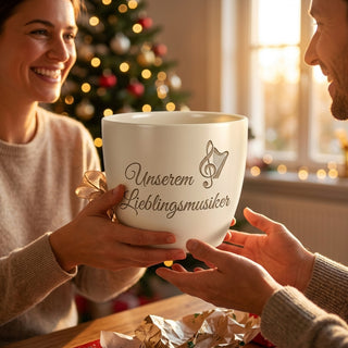 Personalisierter Blumentopf mit Gravur — Geschenk Musiker Geburtstag — als persoenliche Geschenk-Uebergabe