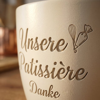 Personalisierter Blumentopf mit Gravur — Geschenk für Patissière — Detailaufnahme