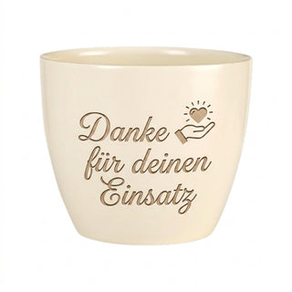 Personalisierter Blumentopf »Danke für deinen Einsatz« — Geschenk Sekretärin — Detailansicht der Lasergravur